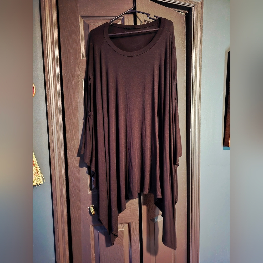 Foxblood Rhiannon Flowing Tunic Top - Picture 2 of 4